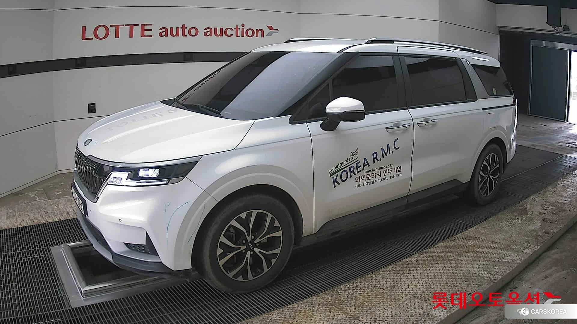 Kia Carnival 2021 Snow White Pearl (optional) из Кореи, фото 4