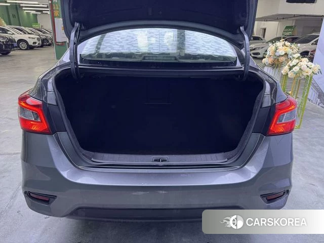 Nissan Xuan Yi 2021 Серебристо-серый из Китая, фото 4