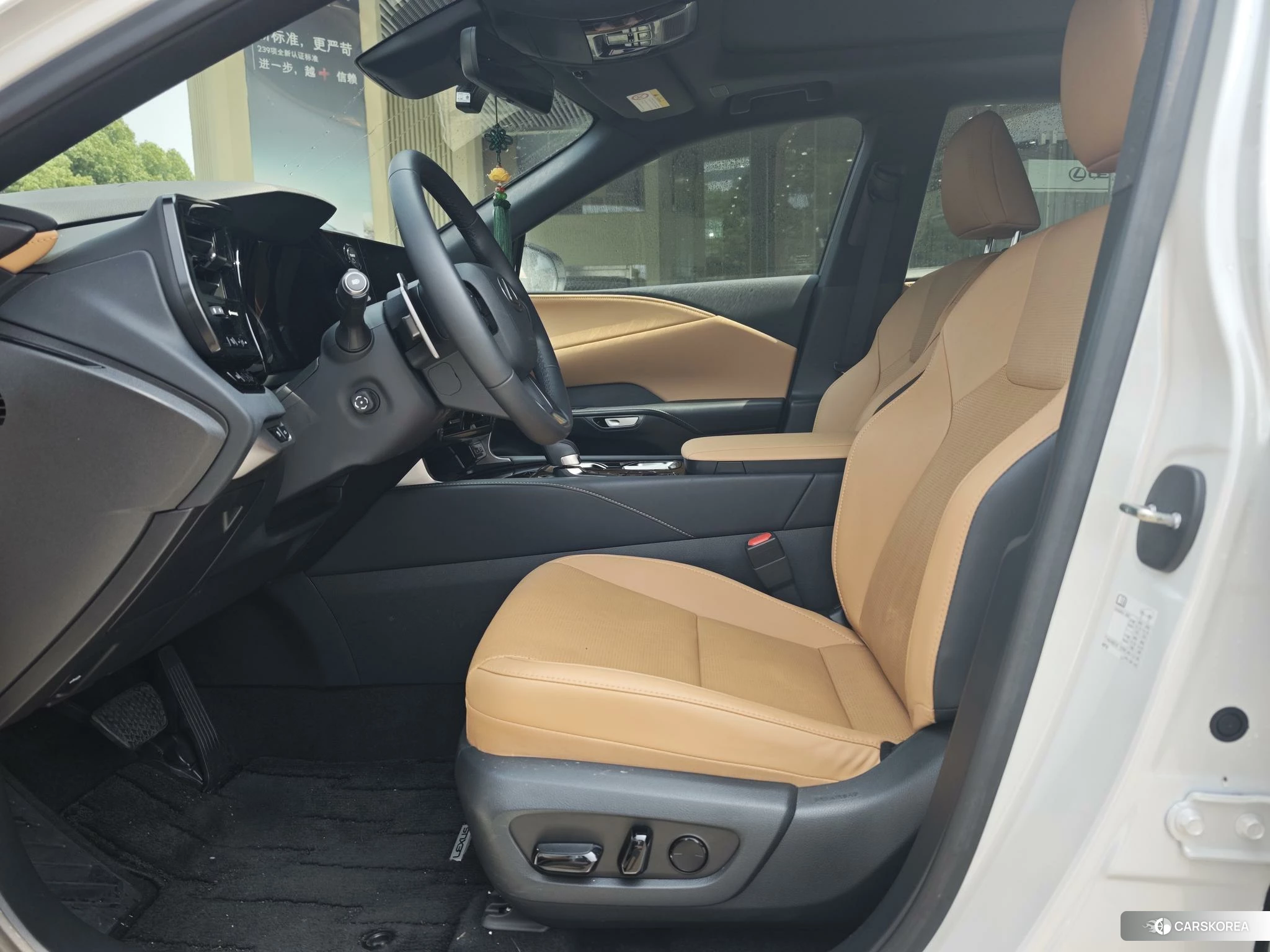 Lexus RX 2023 Белый из Китая, фото 4