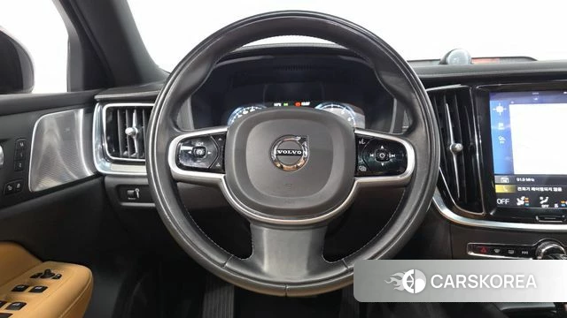 Volvo V60 Cross-Country 2nd Generation 2020 Черный из Кореи, фото 4