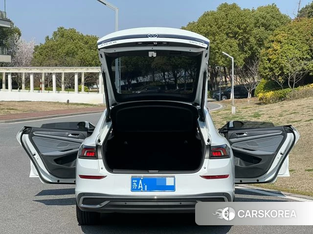 Volkswagen Lingdu 2024 Белый из Китая, фото 4