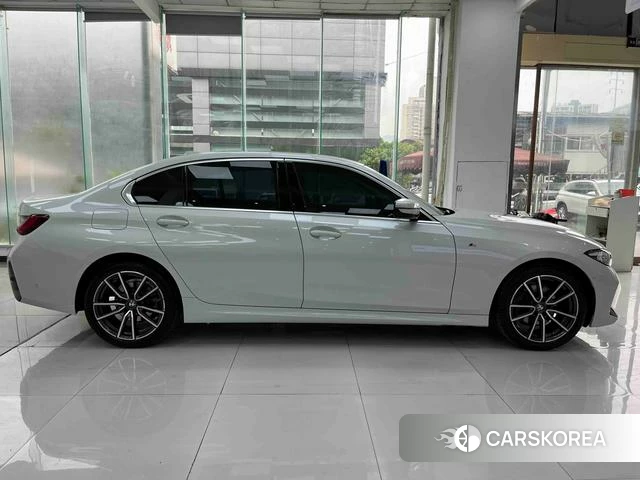 BMW 3 series 2023 Белый из Китая, фото 4
