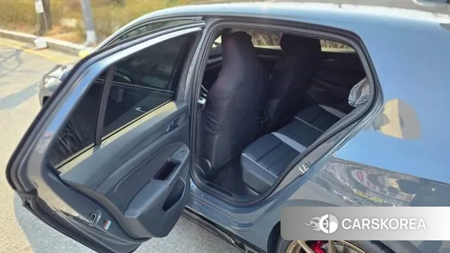 Volkswagen Golf 8th Generation 2023 Цвет галактики из Кореи, фото 4