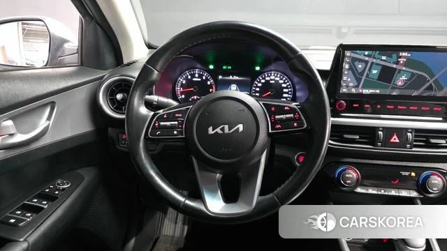 Kia The New K3 2nd generation 2022 Белый из Кореи, фото 4