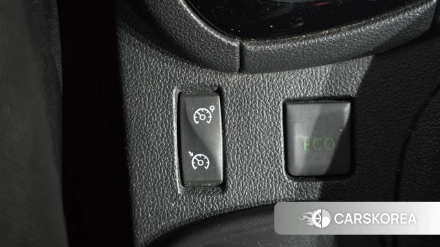 Renault Korea (Samsung) Clio 2018 Красный из Кореи, фото 4