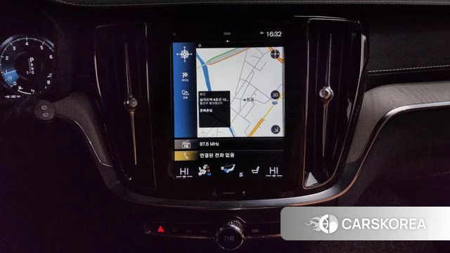 Volvo V60 Cross-Country 2nd Generation 2020 Белый из Кореи, фото 4