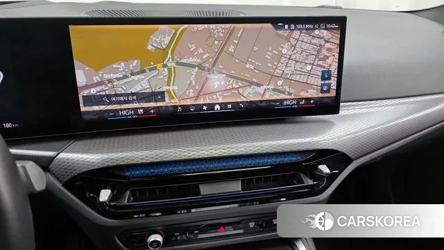 BMW i4 2025 Серебристо-серый из Кореи, фото 4