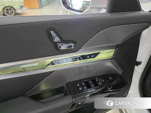BMW 7 Series (G70) 2025 Белый из Кореи, фото 4
