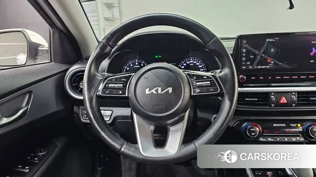 Kia The New K3 2nd generation 2022 Белый из Кореи, фото 4