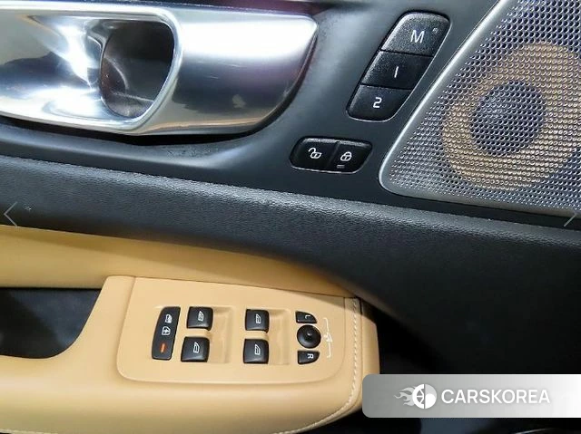 Volvo XC60 second Generation 2019 Белый из Кореи, фото 4