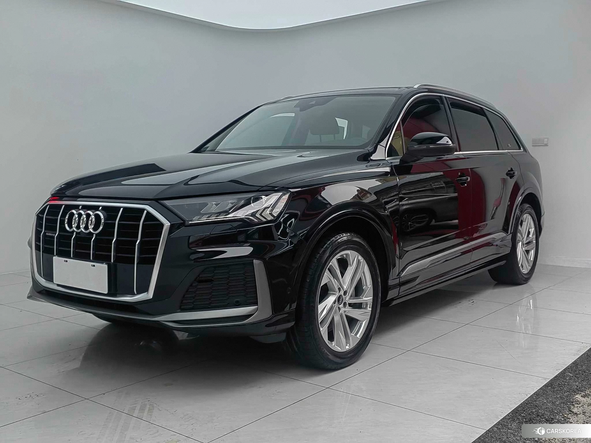 Audi Q7 2020 Черный из Китая, фото 4