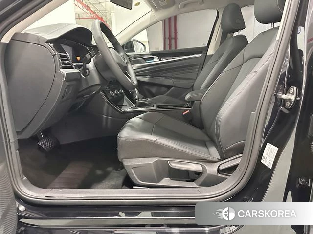 Volkswagen Passat 2025 Черный из Китая, фото 4