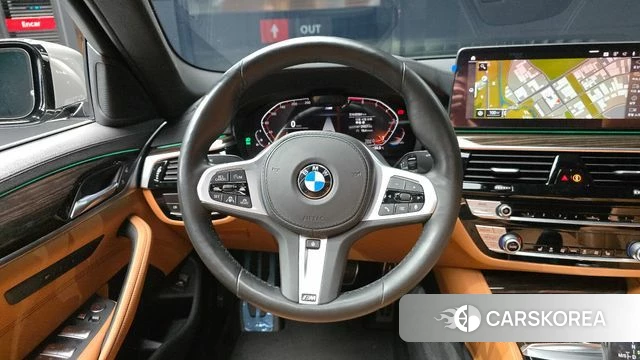 BMW 5 Series (G30) 2020 Серебристо-серый из Кореи, фото 4