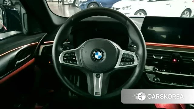 BMW 5 Series (G30) 2023 Черный из Кореи, фото 4