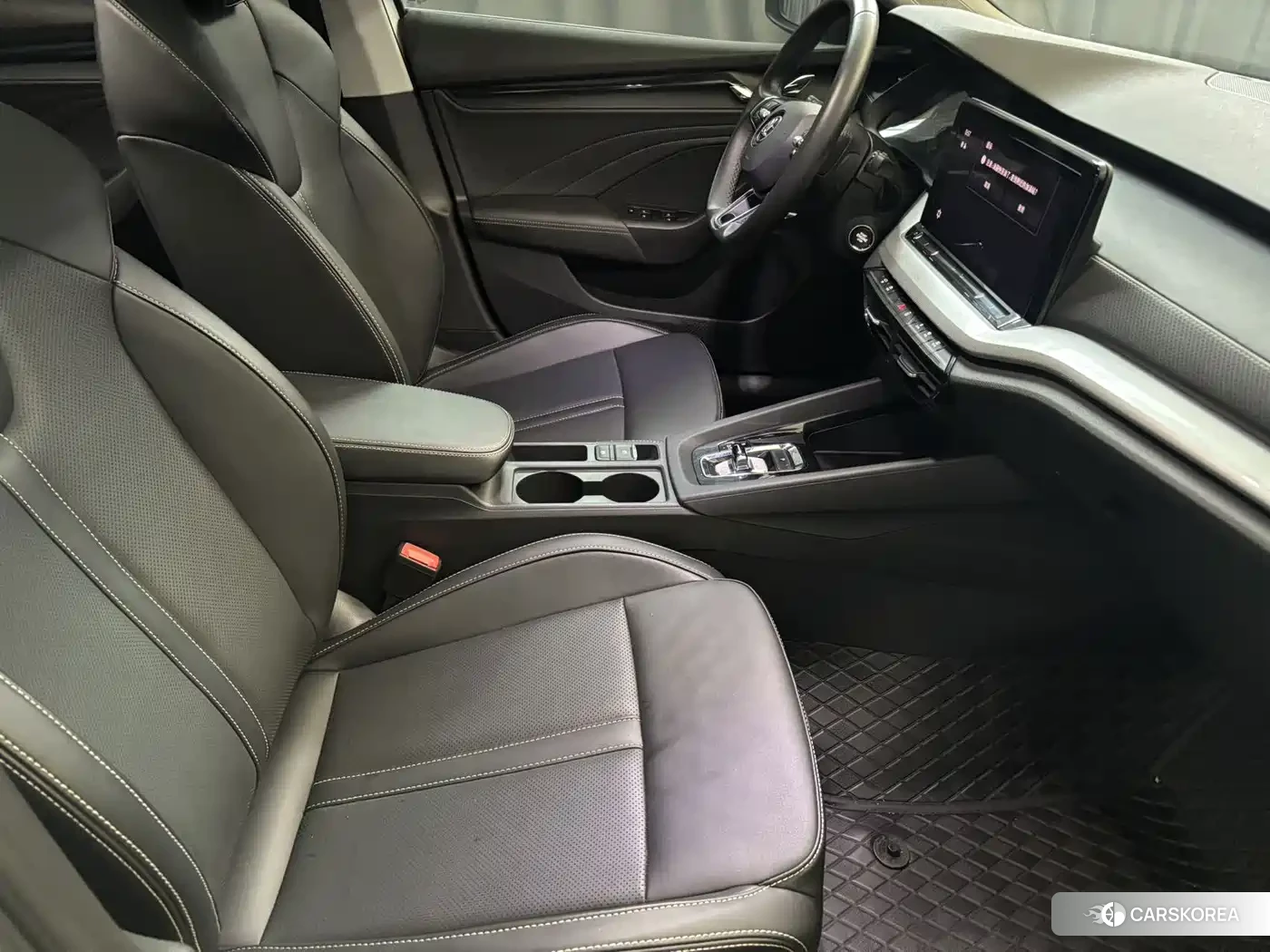Skoda Octavia 2022 Белый из Китая, фото 4