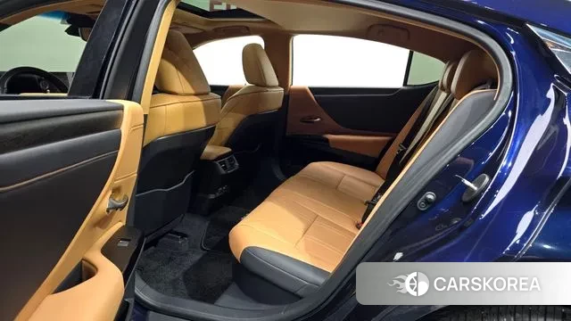 Lexus ES300h 7th generation 2023 Синий из Кореи, фото 4