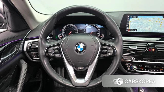 BMW 5 Series (G30) 2018 Черный из Кореи, фото 4