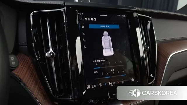 Volvo XC60 second Generation 2025 Белый из Кореи, фото 4