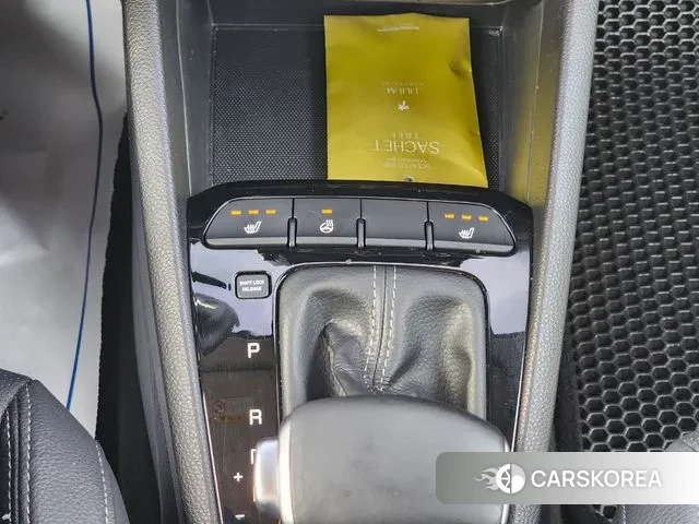 Kia Stonic 2018 Белый из Кореи, фото 4