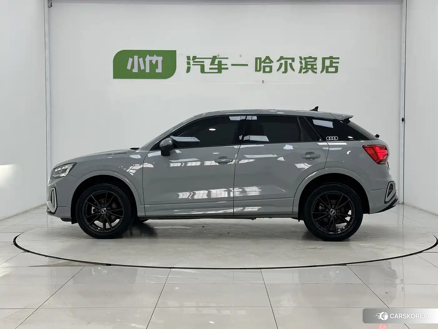 Audi Q2L 2023 Silver/gray из Китая, фото 4
