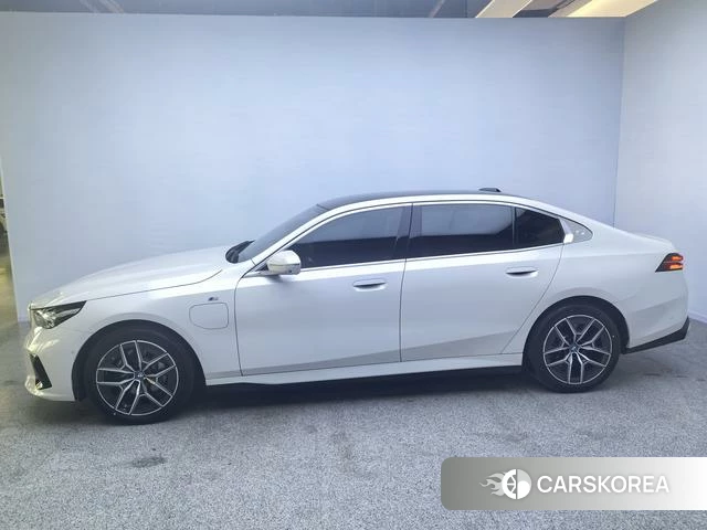 BMW i5 2024 Белый из Китая, фото 4