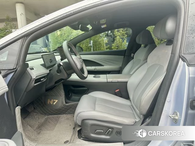 Nissan N7 2025 Серебристо-серый из Китая, фото 4