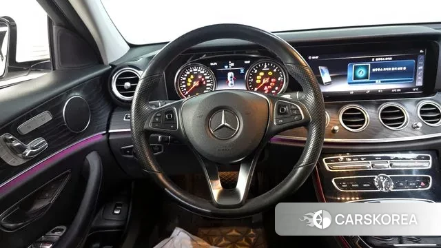 Mercedes-Benz E-Class W213 2018 Белый из Кореи, фото 4