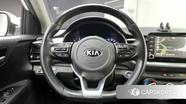Kia Stonic 2018 Белый из Кореи, фото 4