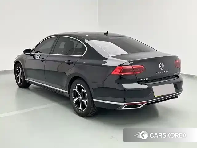 Volkswagen Magotan 2022 Черный из Китая, фото 4