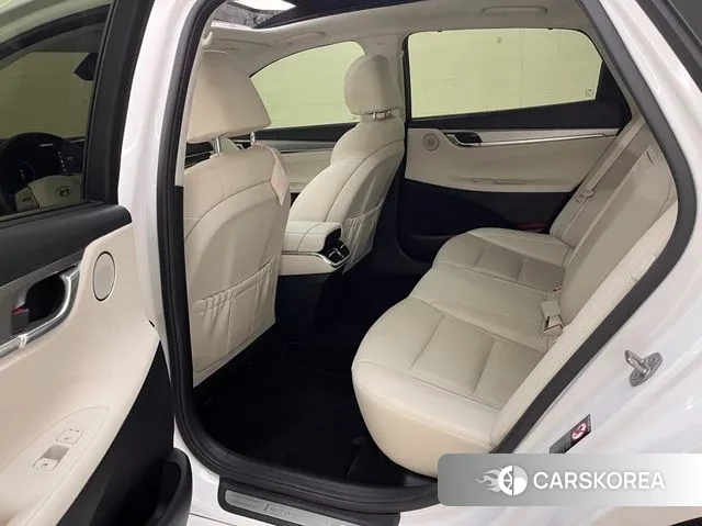 Hyundai The New Grandeur IG Hybrid 2022 Белый из Кореи, фото 4