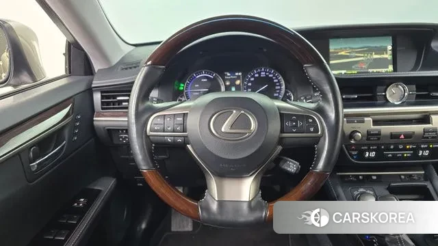 Lexus New ES300h 2018 Серебристо-серый из Кореи, фото 4