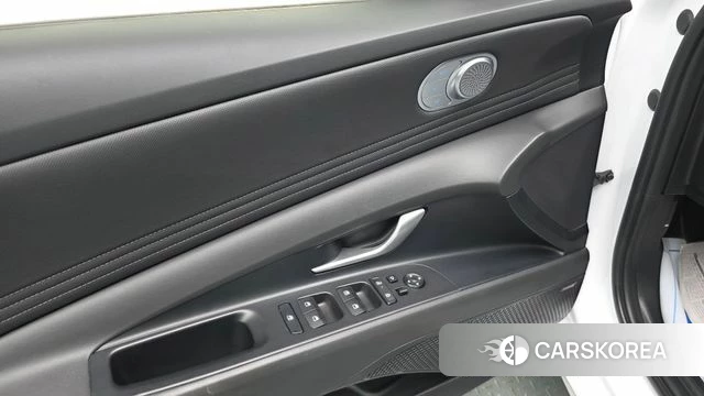 Hyundai The New Avante (CN7) 2023 Белый из Кореи, фото 4