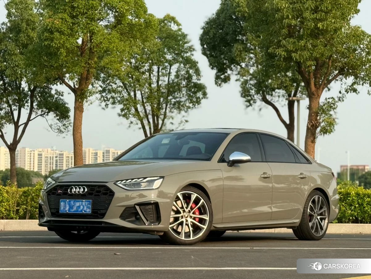 Audi S4 2021 Темно-серый из Китая, фото 4