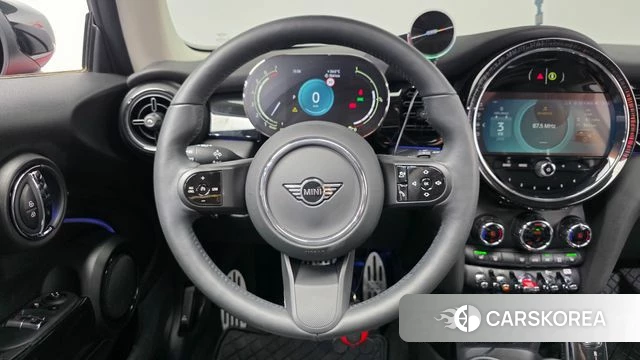 Mini Cooper 2023 Красный из Кореи, фото 4