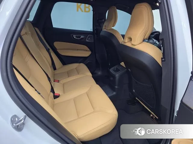 Volvo XC60 second Generation 2025 Белый из Кореи, фото 4