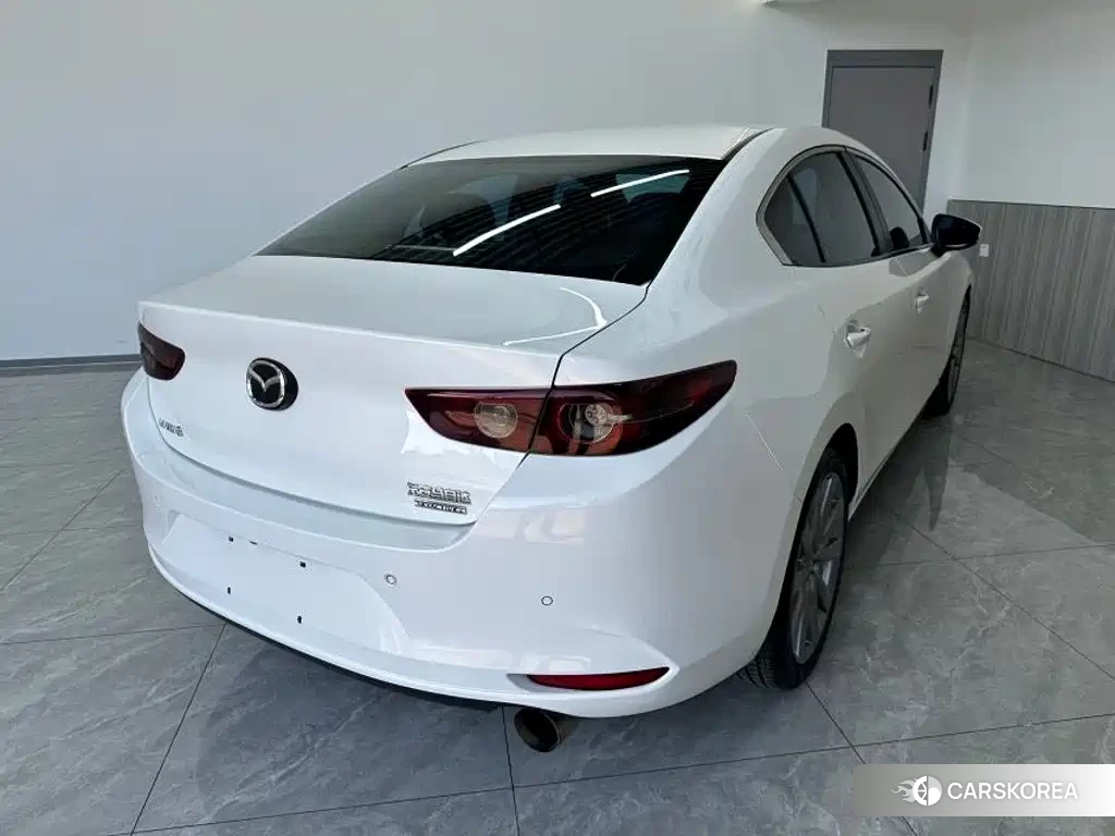 Mazda 3 2023 Белый из Китая, фото 4