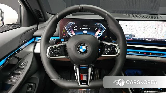 BMW 5 Series (G60) 2024 Белый из Кореи, фото 4