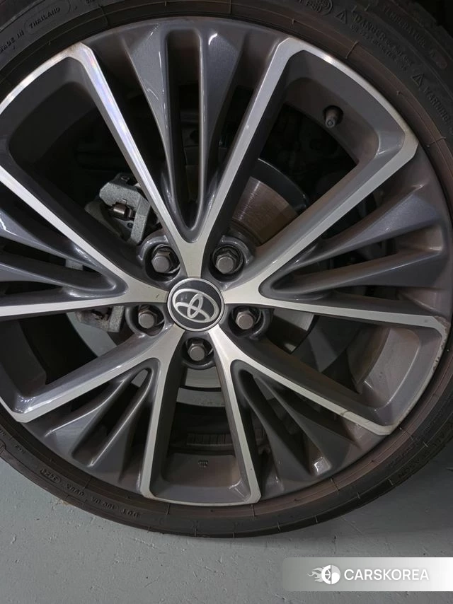 Toyota Prius 5th Generation 2024 Серебряный из Кореи, фото 4