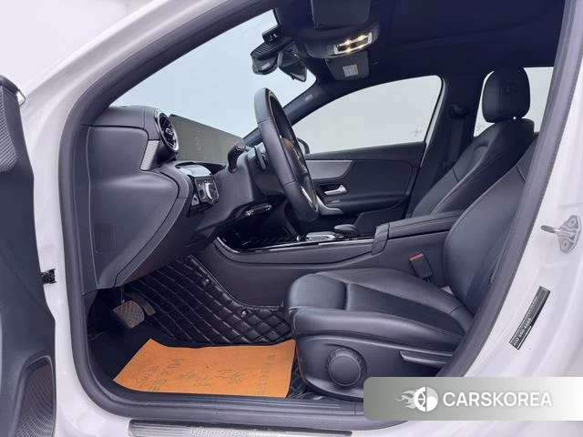 Mercedes-Benz Class A 2023 Белый из Китая, фото 4