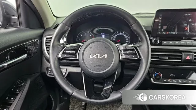 Kia Seltos 2021 Серый из Кореи, фото 4