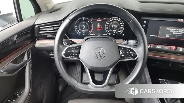 Volkswagen Touareg 3rd generation 2021 Белый из Кореи, фото 4