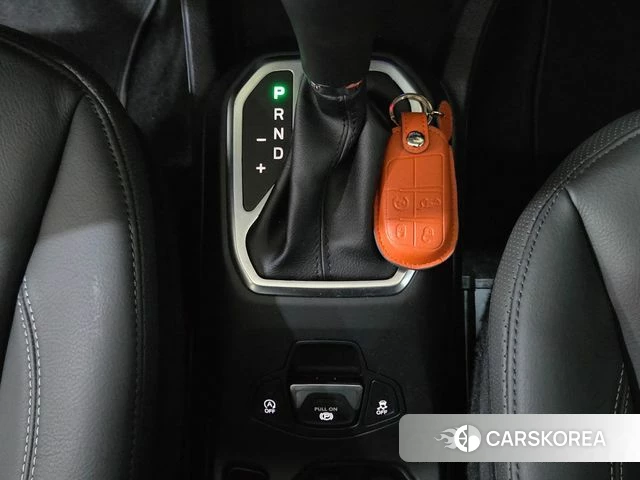 Jeep Renegade 2023 Черный из Кореи, фото 4