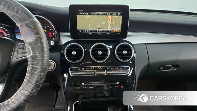 Mercedes-Benz C-Class W205 2018 Белый из Кореи, фото 4