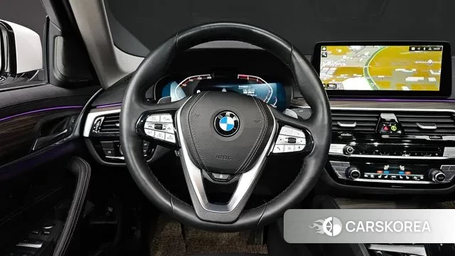 BMW 5 Series (G30) 2023 Белый из Кореи, фото 4