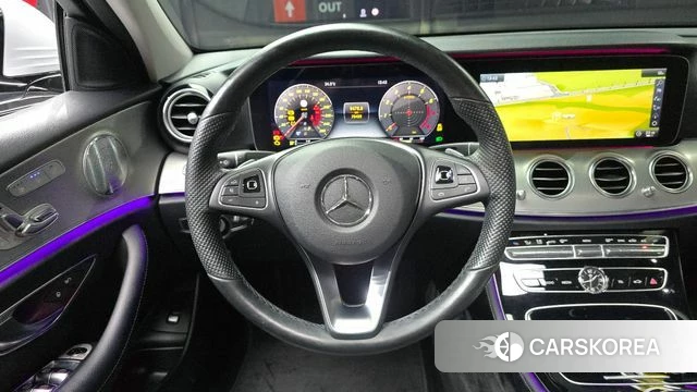 Mercedes-Benz E-Class W213 2018 Серебряный из Кореи, фото 4