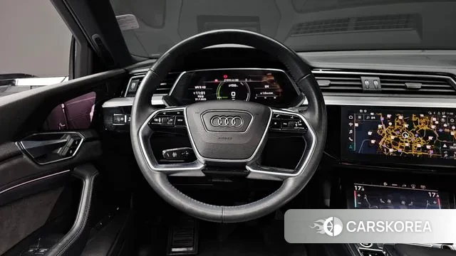 Audi e-Tron 2021 Белый из Кореи, фото 4