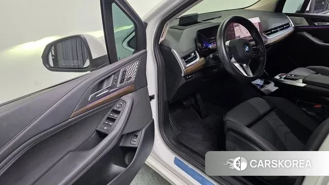 BMW 2 Series Active Tourer (U06) 2023 Белый из Кореи, фото 4