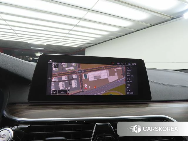 BMW 5 Series (G30) 2020 Белый из Кореи, фото 4