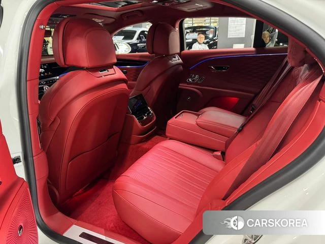 Bentley Flying Spur 3rd Generation 2021 Белый из Кореи, фото 4