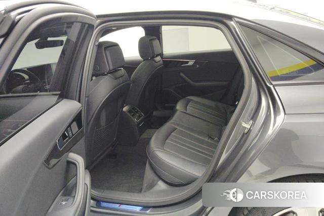 Audi A4L 2023 Темно-серый из Китая, фото 4